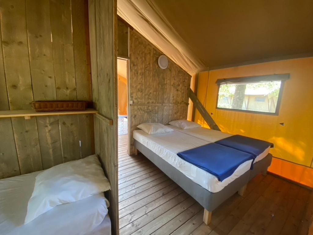 Camping La Kahute - Tente Lodge Au Coeur De La Foret Каркан Экстерьер фото